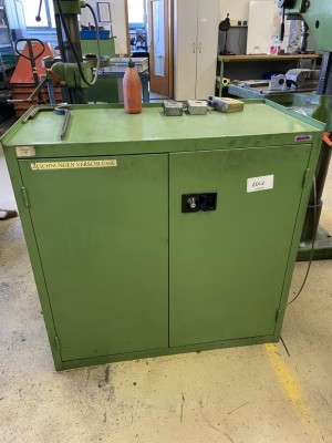 1 Metallwerkzeugschrank, niedrig